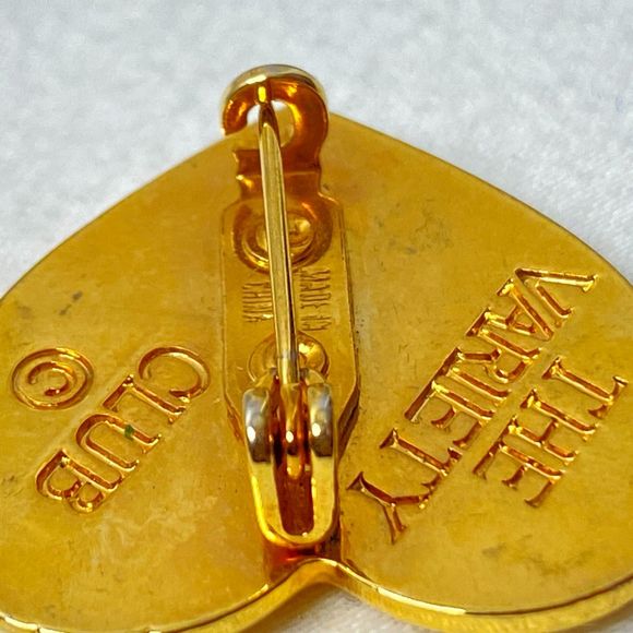 The Variety Club Brooch Gold Tone Heart Shape Dove Heart Engraving - Picture 5 of 7